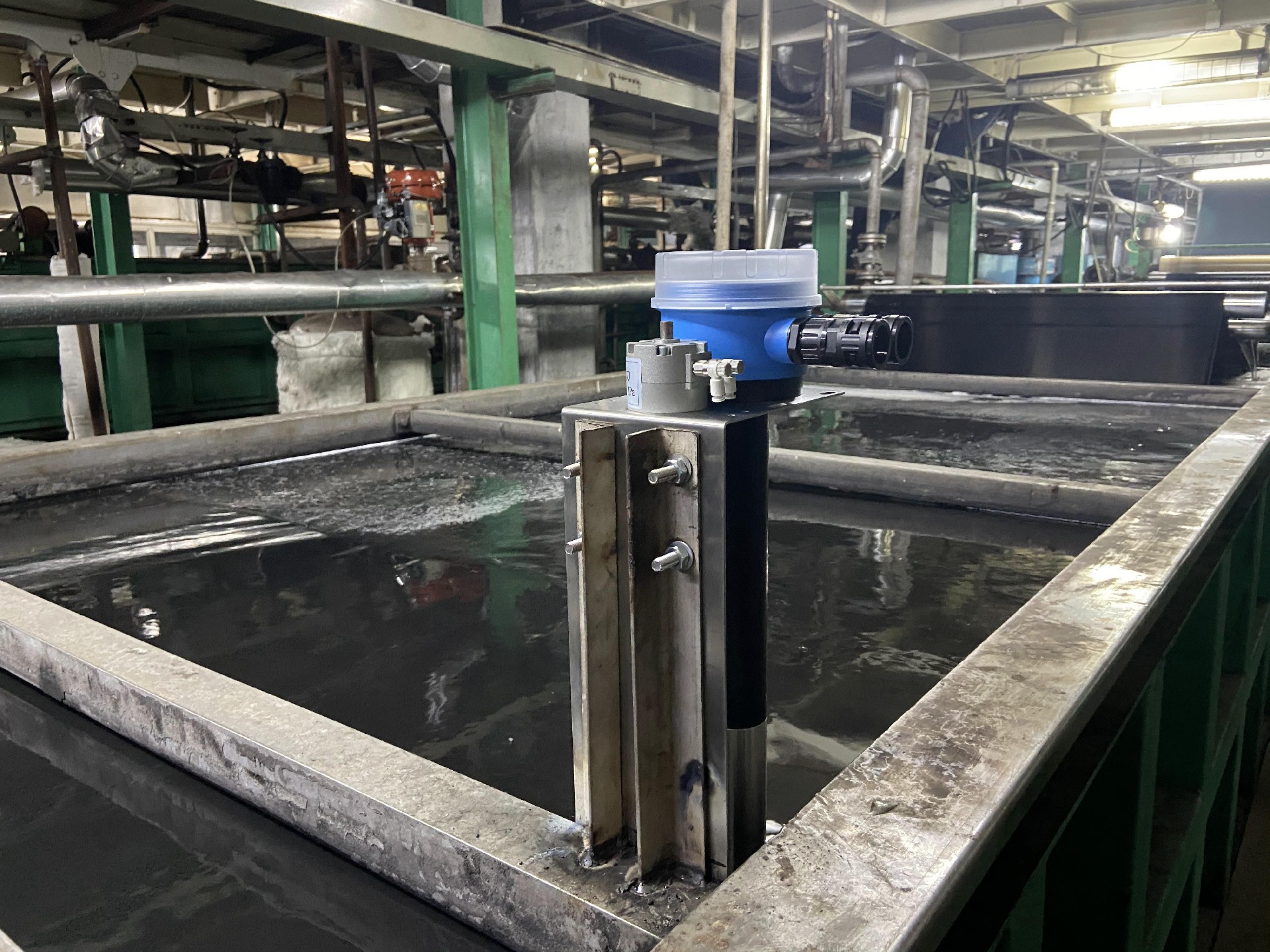 DMF在线折光仪在皮革行业湿法工艺实际应用