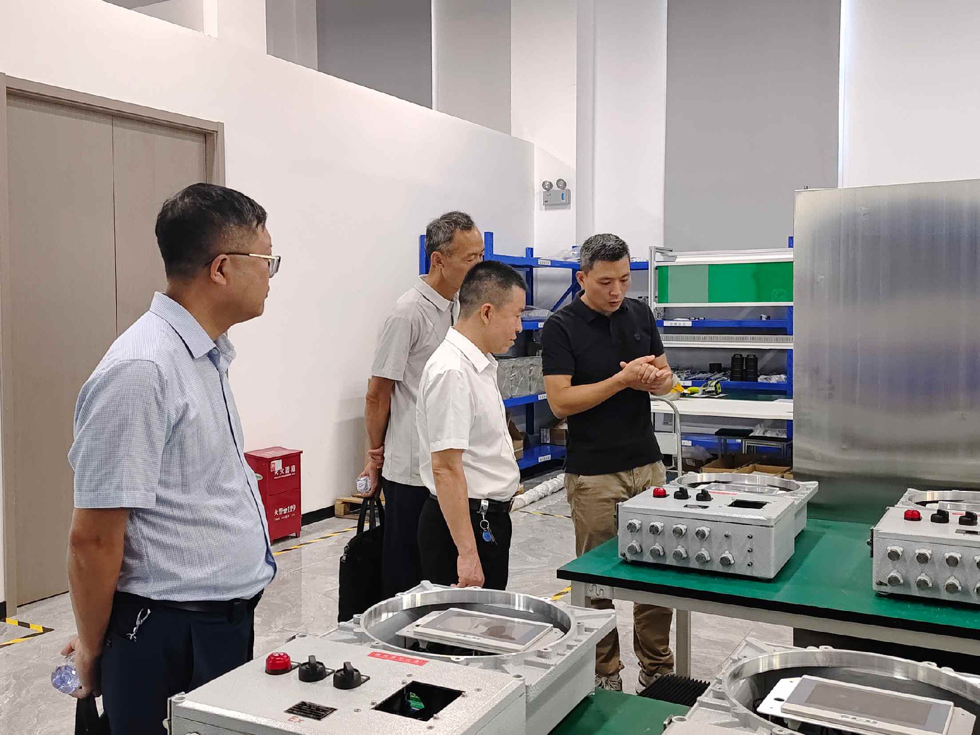 湖南省工业和信息化行业事务中心、湖南省仪器仪表行业协会一行莅临楚一测控调研交流